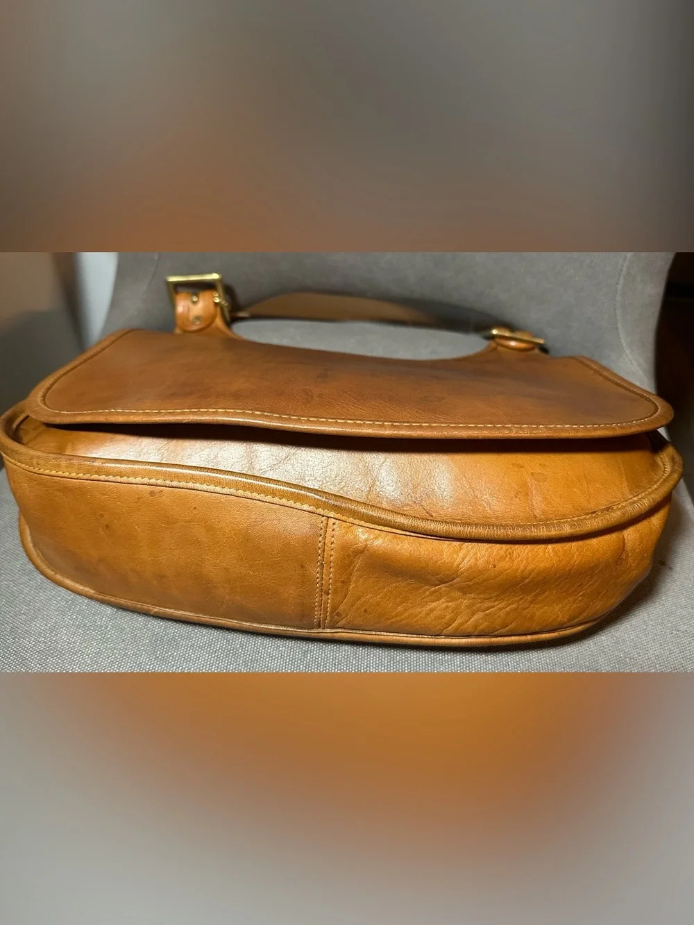 Vintage coach large saddle in saddle 9210